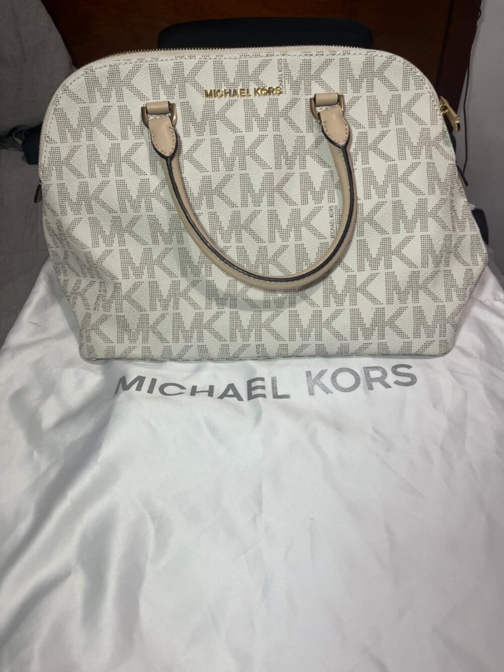 Michael Kors Cindy Dome Satchel Vanilla — toile signature monogramme blanc, Whit